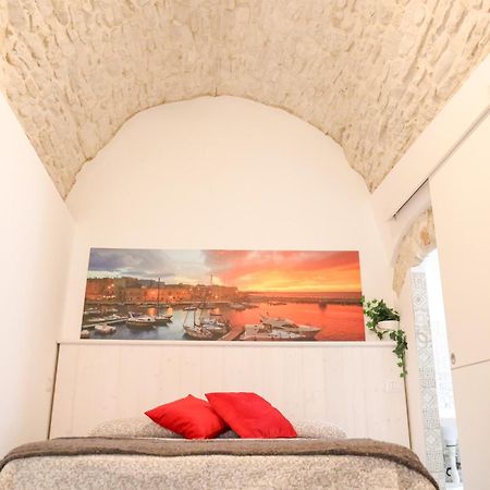 Room 20 - Piccola Camera In Pietra Bianca Giovinazzo Eksteriør billede